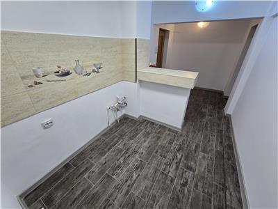 Apartament 2 camere, parter, str Barsei , renovat complet , Lidl  Gara