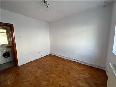 Apartament 3 camere, etaj 1, 65mp, zona Centrala  Primarie  Zimbru