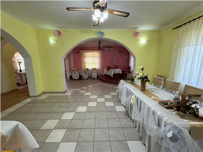 Casa cu teren si sala de evenimente de vanzare in Odobesti