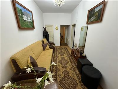 Casa cu teren si sala de evenimente de vanzare in Odobesti