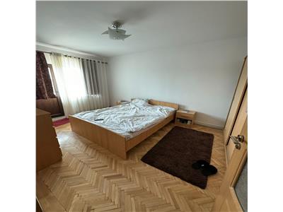 Apartamente 3 camere, zona Lidl  Campului, etaj 3 cu acoperis