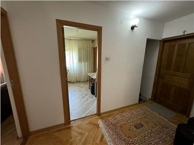 Apartamente 3 camere, zona Lidl  Campului, etaj 3 cu acoperis