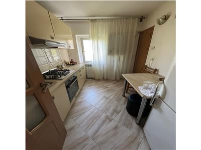 Apartamente 3 camere, zona Lidl  Campului, etaj 3 cu acoperis