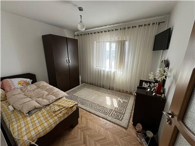 Apartamente 3 camere, zona Lidl  Campului, etaj 3 cu acoperis