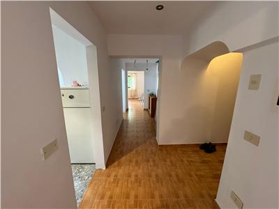 Apartament 4 camere, parter, zona Est  Bahne