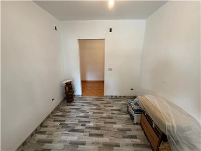 Apartament 4 camere, parter, zona Est  Bahne