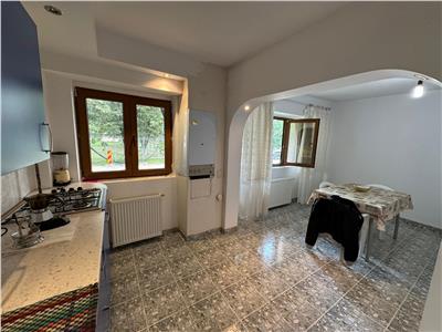 Apartament 4 camere, parter, zona Est  Bahne