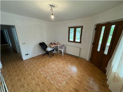 Apartament 4 camere, parter, zona Est  Bahne