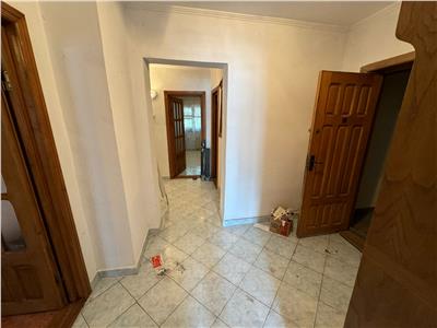 Apartament 3 camere , etaj 1, zona Brailei, suprafata totala 92mp