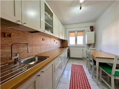 Apartament 2 camere, clasicul hol patrat, logie + balcon 57mp