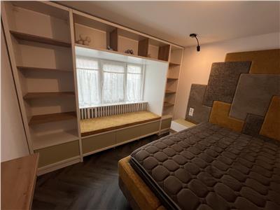 Apartament de lux, renovat 2024, Liceul Pedagogic , etaj 3 cu acoperis