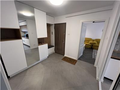 Apartament de lux, renovat 2024, Liceul Pedagogic , etaj 3 cu acoperis