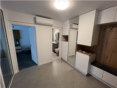 Apartament de lux, renovat 2024, Liceul Pedagogic , etaj 3 cu acoperis