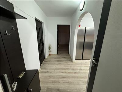 Apartament 4 camere, etaj 3 cu acoperis, mobilat si utilat complet