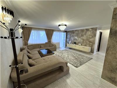 Apartament 4 camere, 100mp , zona ultracentrala , etaj 3 cu acoperis