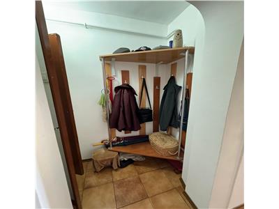 Apartament 4 camere, 95mp, zona Pompieri , etaj 4 cu acoperis