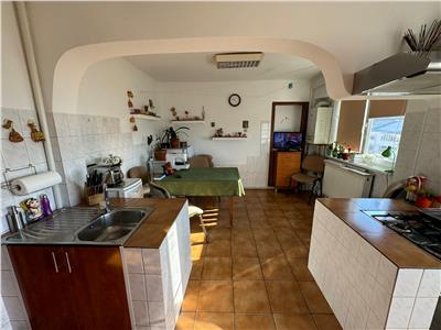 Apartament 4 camere, 95mp, zona Pompieri , etaj 4 cu acoperis