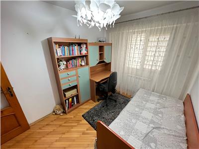 Apartament 3 camere, etaj 3 din 4, zona Brailei , mobilat complet