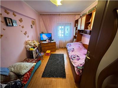 Apartament 3 camere, 72mp, zona Est  Brailei, etaj 4 cu acoperis