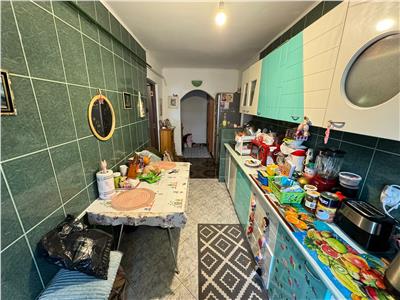 Apartament 3 camere, 72mp, zona Est  Brailei, etaj 4 cu acoperis