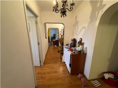 Apartament 4 camere, etaj 4, zona centrala  Tribunal  Hotel Vrancea