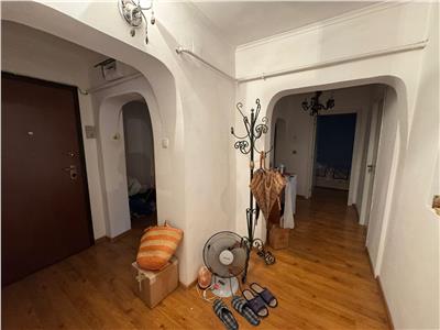 Apartament 4 camere, etaj 4, zona centrala  Tribunal  Hotel Vrancea