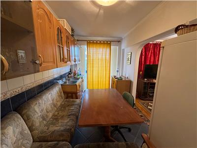 Apartament 4 camere, etaj 4, zona centrala  Tribunal  Hotel Vrancea