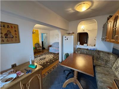 Apartament 4 camere, etaj 4, zona centrala  Tribunal  Hotel Vrancea