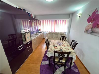 Apartament 3 camere, Piata Sud, etaj 3, renovat si mobilat complet