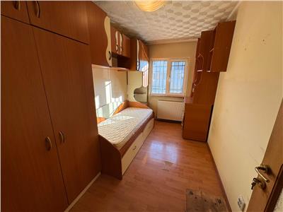 Apartament 3 camere, decomandat, parter, zona Independentei  Obor