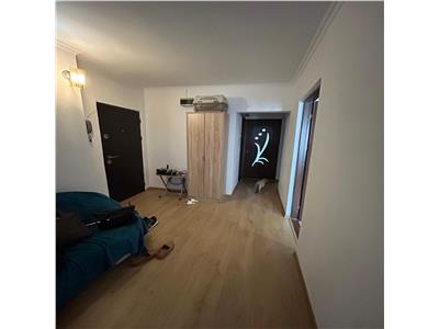 Apartament 3 camere, etaj 1, zona Piata Moldovei