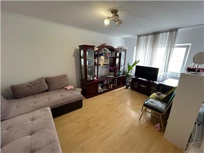 Apartament 3 camere, etaj 1, zona Piata Moldovei