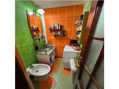 Apartament 3 camere, etaj 3 , zona Liceul Pedagogic, mobilat