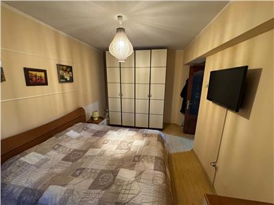 Apartament 3 camere, etaj 3 , zona Liceul Pedagogic, mobilat